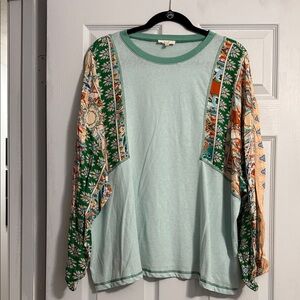 easel Mint Green Crewneck Top with Teal Trim 3/4 Length with elastic